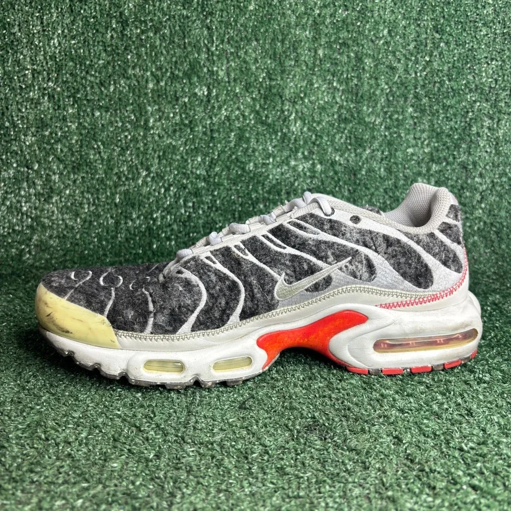 Nike Air Max Plus‎ Essential Crater Photon Dust White Grey Sneakers Mens Sz 10.5